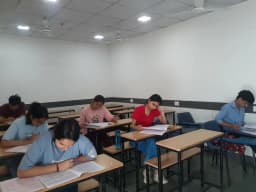 Career Launcher Noida Extension