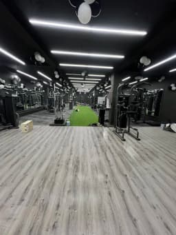 LET ME FIT GYM Chi-5